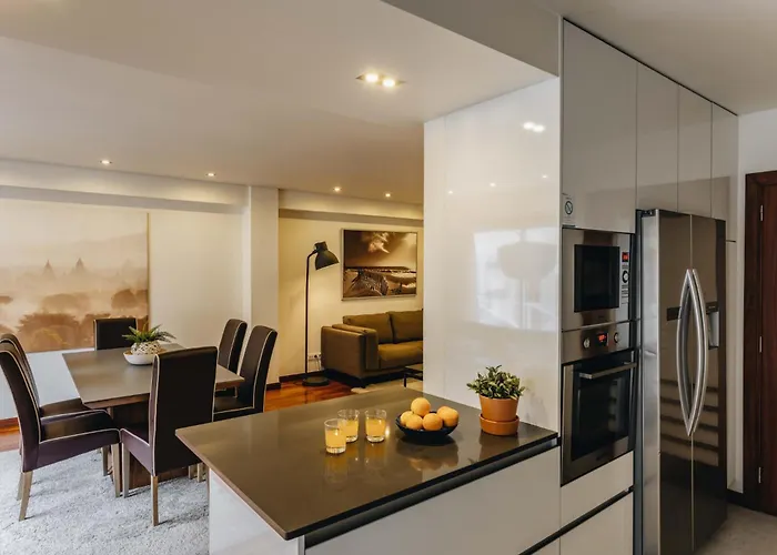 Premium Apartment With Private Terrace & Garage OOporto