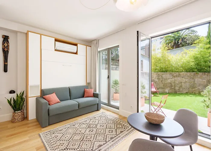 Viva Joao IV Residence Studios OOporto