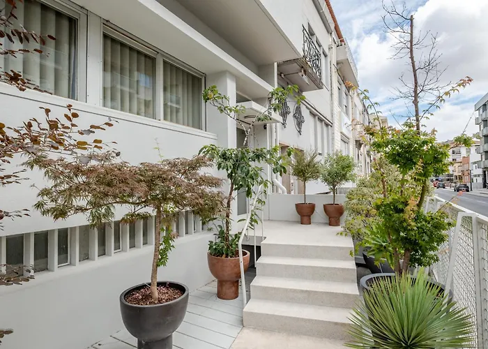 Unique Modernist Duplex Apartment & Parking OOporto