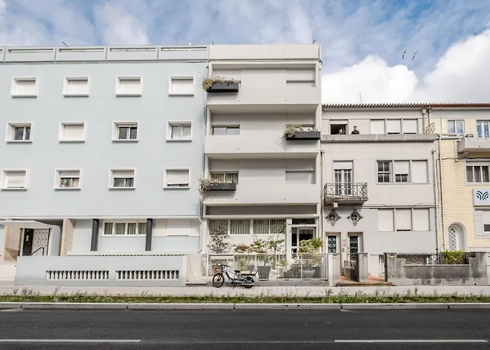 Unique Modernist Duplex Apartment & Parking OOporto