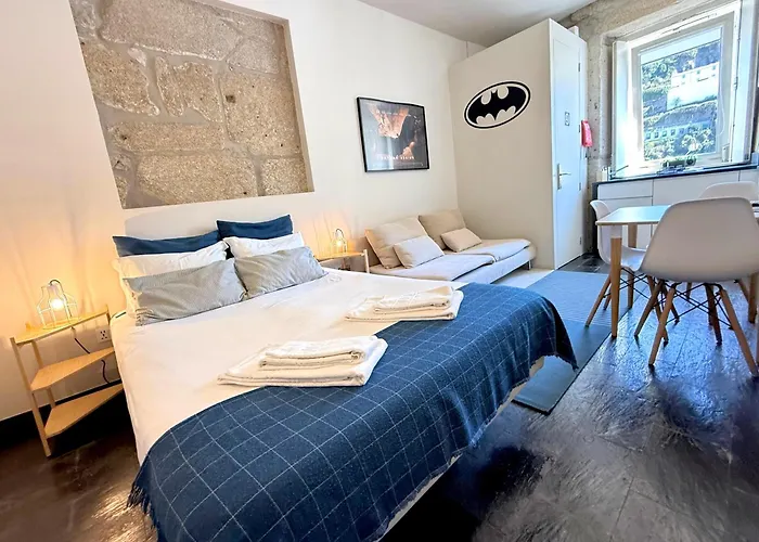 Ribeira Cinema Apartments OOporto