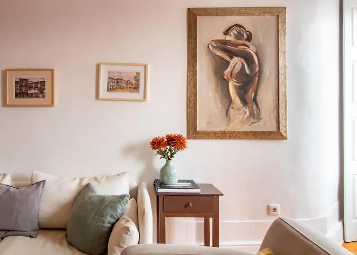 Porto 61 - Bright 2Br W/ Balcony By Lovelystay