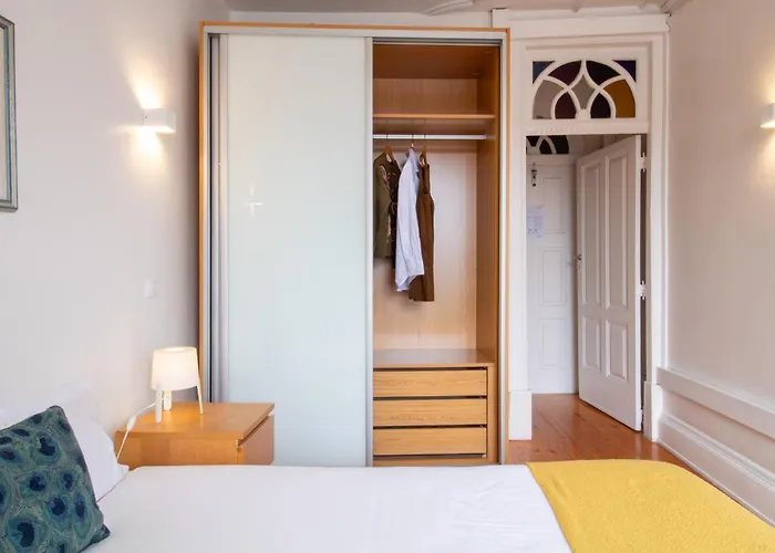 Porto 61 - Bright 2Br W/ Balcony By Lovelystay