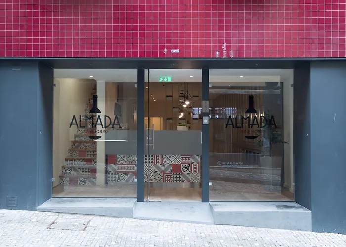 Almada Wine House - Tourism Apartments OOporto