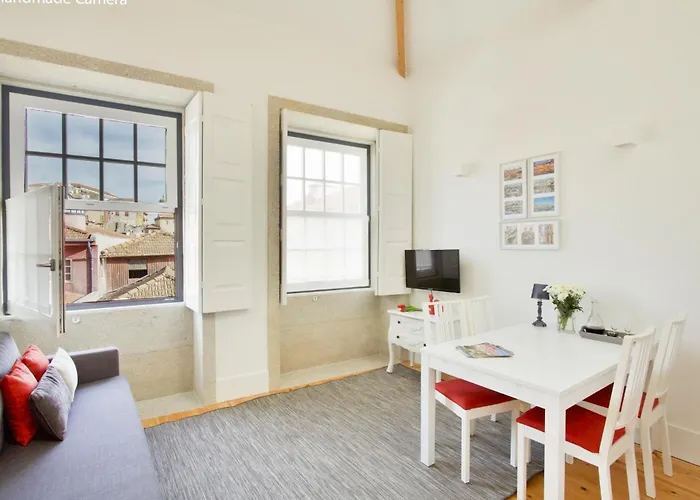 Charming Apartments In Historic Centre - Inside Porto Apartments "Flores"