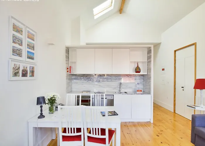 Charming Apartments In Historic Centre - Inside Porto Apartments "Flores"