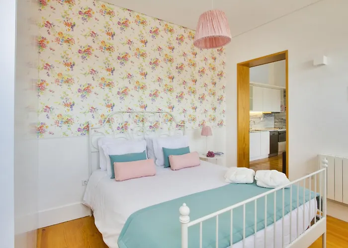 Charming Apartments In Historic Centre - Inside Porto Apartments "Flores"