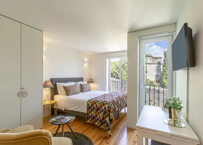 Charming City Centre Studio Near Aliados - Inside Porto Apartments "Pinheiro"