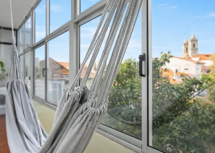 Apartamento ! Bright 2BR Hammock Flat ! Praça da República OOporto