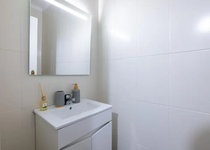 Apartamento Ren Feb26 Clerigos Retreat OOporto