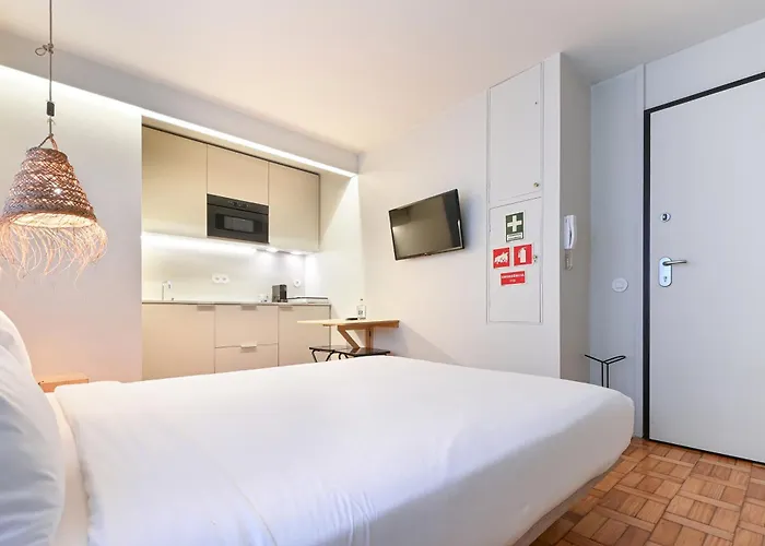 Sleep In Office Apartment Porto