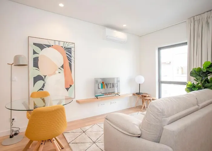 Liiiving In Porto - City Design Apartments
