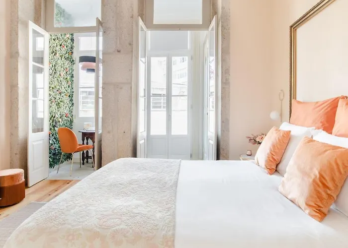 Get A Golden And Flower Flat OOporto
