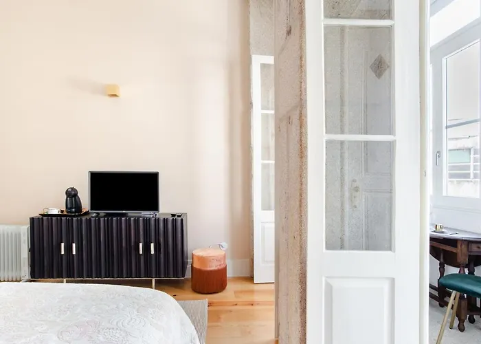 Get A Golden And Flower Flat OOporto