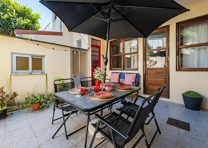 Patio House - 2 Bedroom Flat OOporto