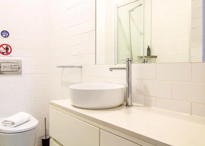 Central Stunning Duplex W/ Patio By Lovelystay OOporto