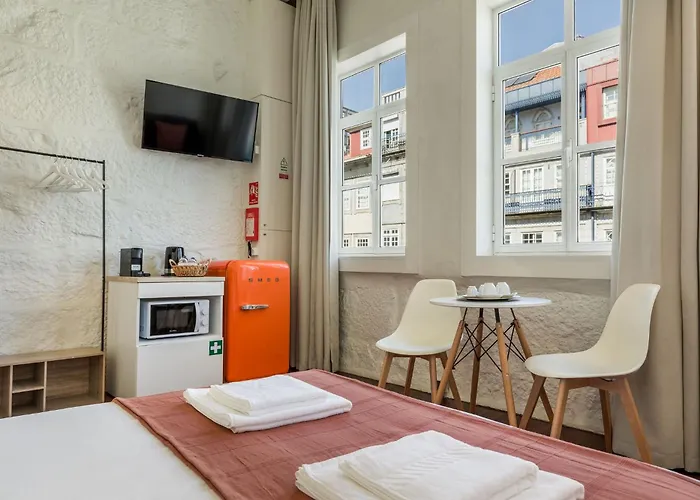 Largo Das Flores Suites By Double Ninety Stays OOporto