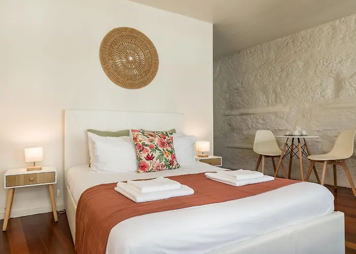 Largo Das Flores Suites By Double Ninety Stays Porto