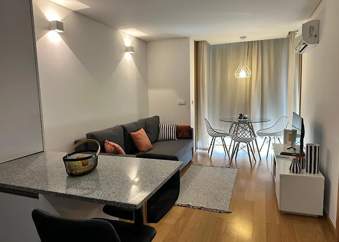 Oporto Yellow Apartments