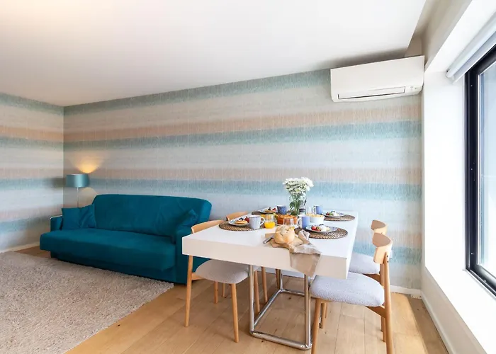 LovelyStay - Trindade Cozy Apartment OOporto