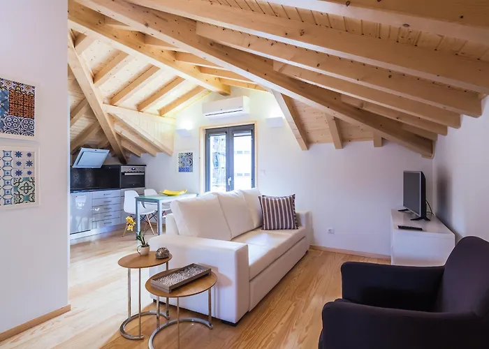 Apartamento InSitu Trindade by Guestify OOporto