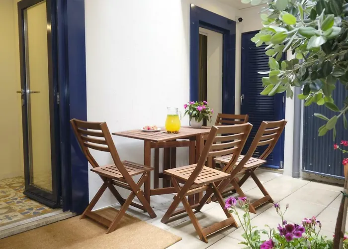 Oporto Wall Apartments