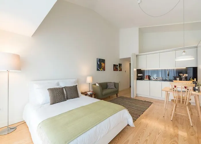 Bright Downtown Apartment OOporto