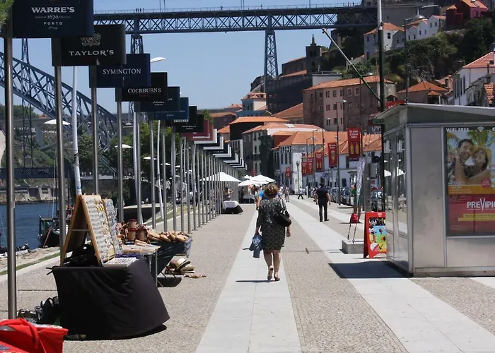 Apartamento Cozy Flat Porto Downtown With Balcony By Timeless Vacations
