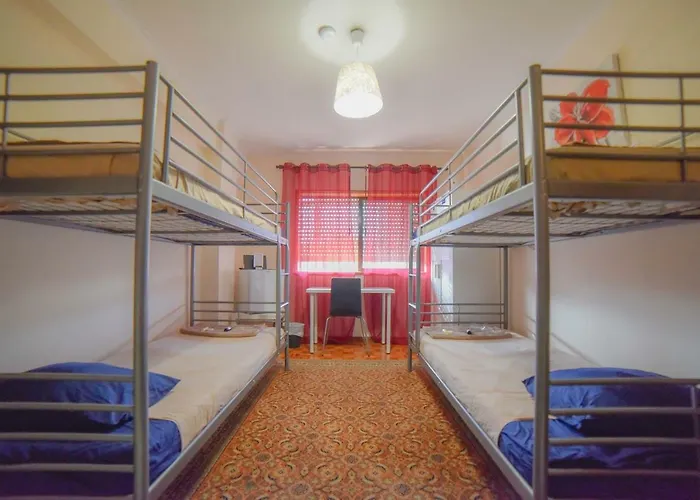Quarto com 4 camas  OOporto